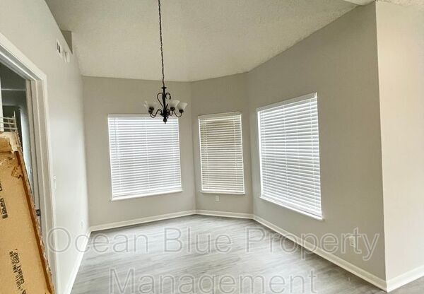 12213 ARMENIA GABLES CIR