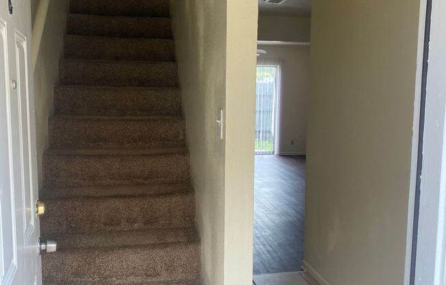 2 beds, 1.5 baths, 1,075 sqft, $1,095, Unit 1907-B