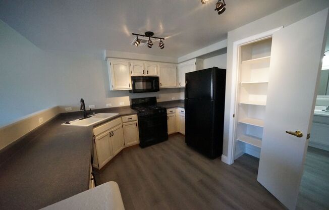 2 beds, 2 baths, $1,495, Unit Bldg #5