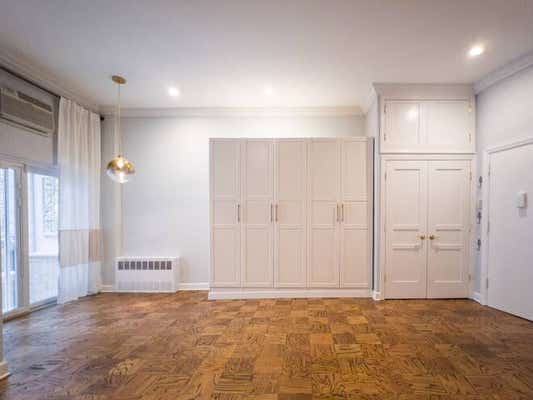 316 W 83 ST