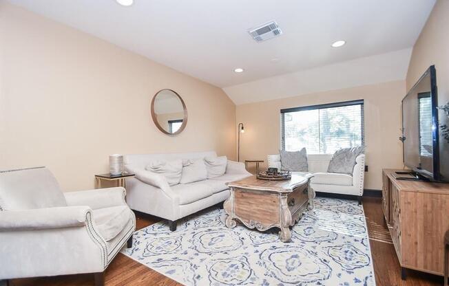 5418 POINCIANA DR
