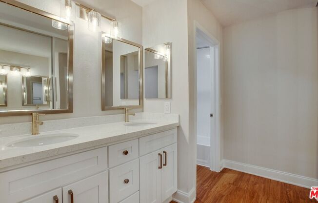 1420 Peerless Place