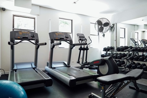 2 beds, 1 bath, $2,300, Unit 201