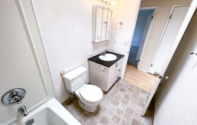 3 beds, 2 baths, 1,540 sqft, $4,895, Unit 400