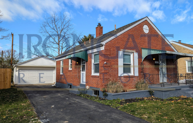 AVAILABLE NOW - Adorable 2 Bed / 1 Bath Home in Quiet Neighborhood!