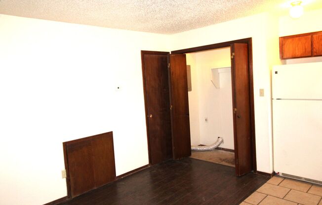 1 bed, 1.5 baths, 630 sqft, $795, Unit E