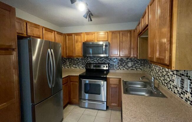 2 beds, 2 baths, $1,495, Unit 2002