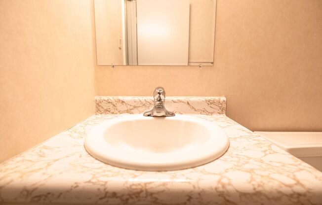 1 bed, 1 bath, 682 sqft, $975, Unit Unit 614