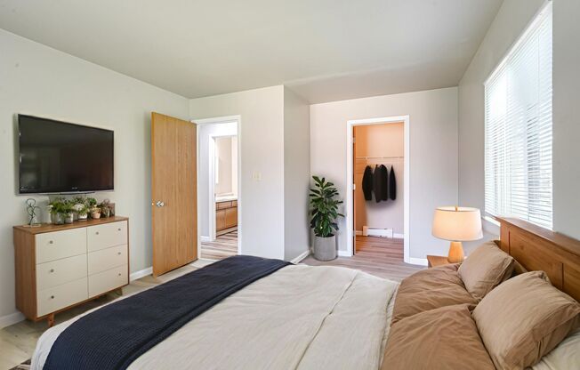 2 beds, 1 bath, 825 sqft, $899, Unit 1750 - 5