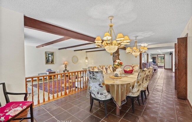 10307 DONNA AVE