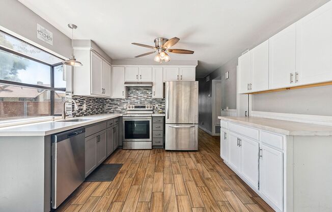 Spacious 3 Bed 2 Bath Townhome in Villa Portofino!