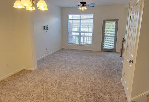 End Unit townhome located in Sunridge Place in Mooresville!