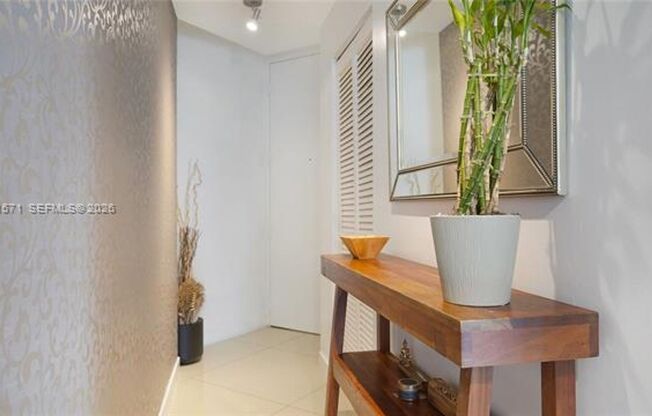2 beds, 2 baths, $4,400, Unit # 3220 N