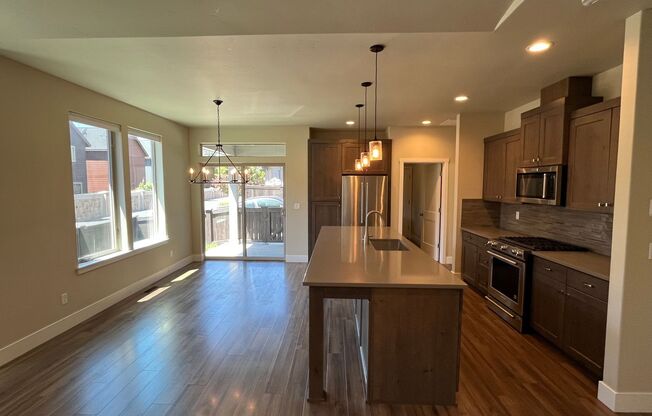 Single Level Home in Unique Bend Neighborhood
