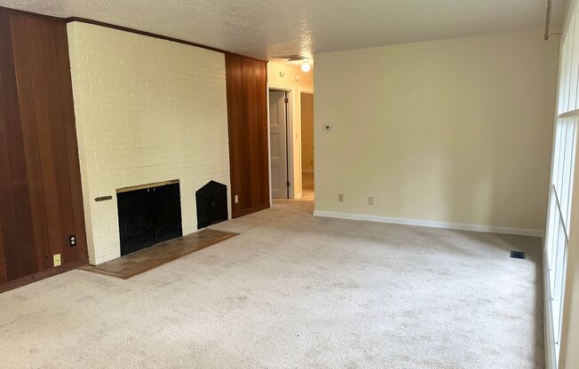Charming Cottage in well sought after Lake Oswego neighborhood.