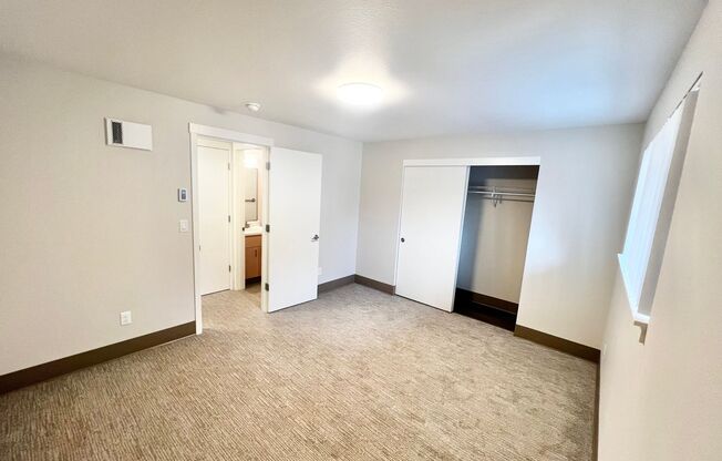 1 bed, 1 bath, 592 sqft, $1,327, Unit 70