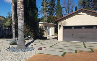 Tarzana- High End Compact Side House Studio / UTILITIES INCLUDED!