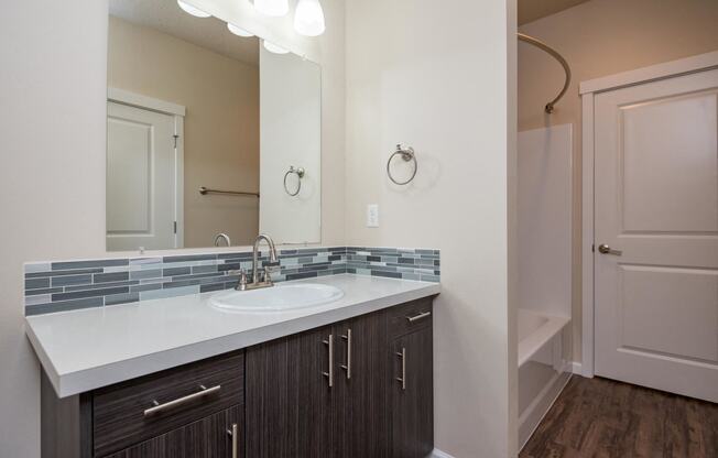 Claxter Park | Bathroom