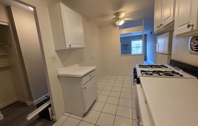 1 bed, 1 bath, $1,195, Unit 209