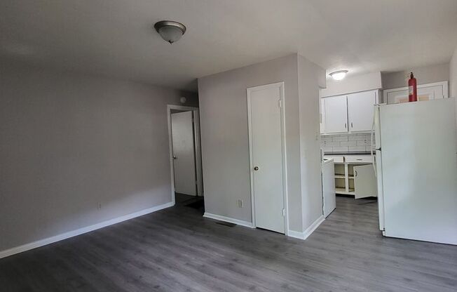 2004 Elgin Dr. unit B