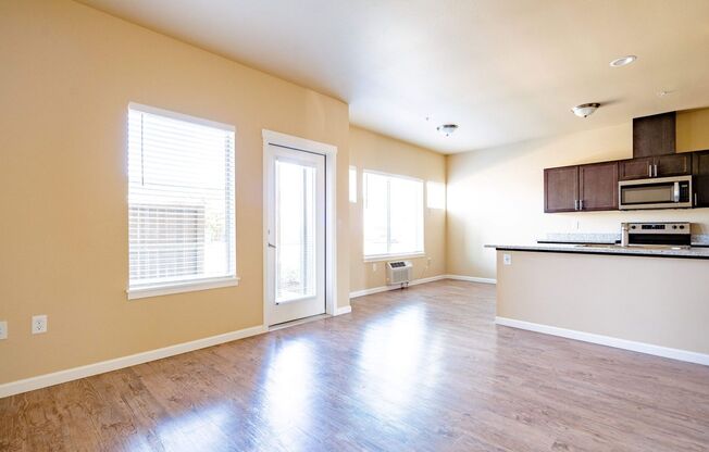 2 beds, 2 baths, 850 sqft, $1,435, Unit 3270-302