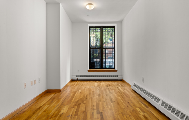 316 W 47 ST