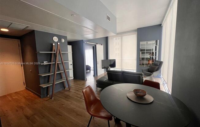 151 SE 1 St.