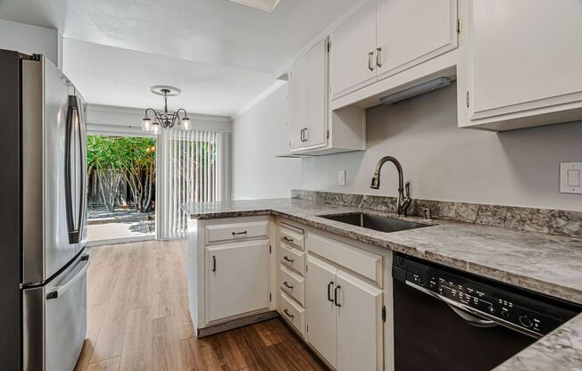 652 Vasona Ave