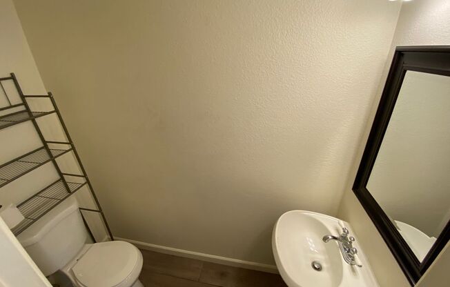 Affordable 2bd condo in Great Location