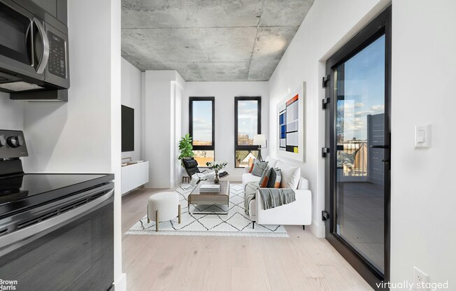 458 E 25 ST