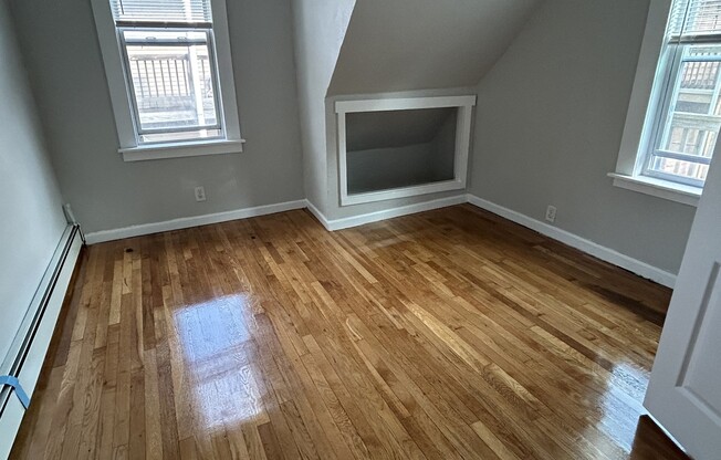 27 WARREN AVE