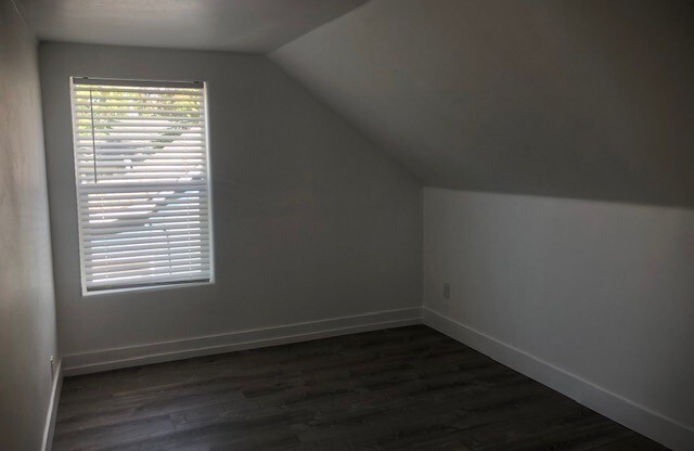 2 beds, 1 bath, $1,150