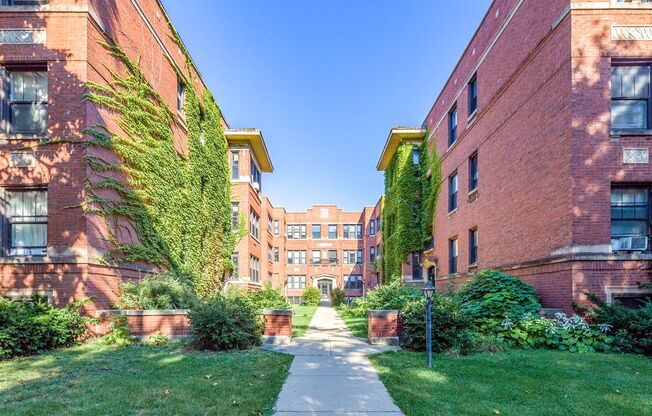 2 beds, 1 bath, 845 sqft, $2,075, Unit 3931-1
