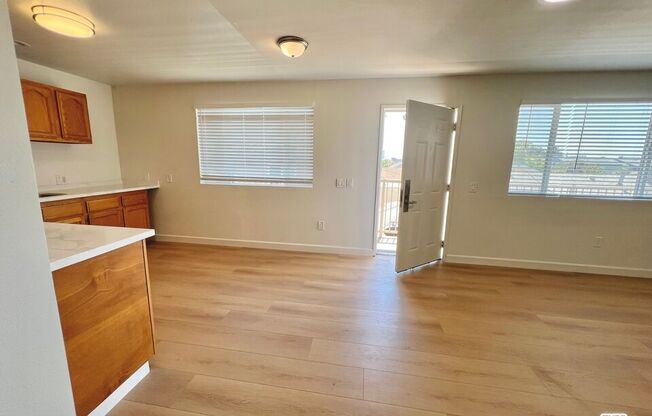 436 N HARVARD BLVD