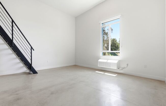 Studio, 1 bath, 571 sqft, $1,845, Unit 201-B