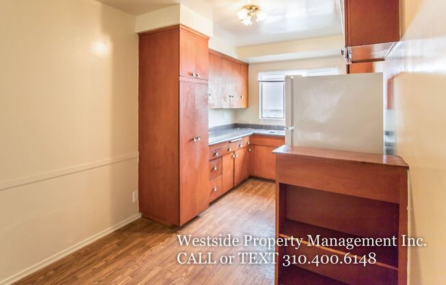 808 6th St.