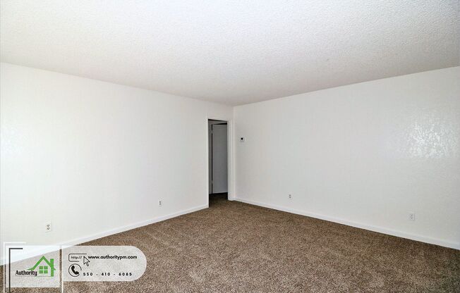 2 beds, 1 bath, 930 sqft, $1,095, Unit Unit 4