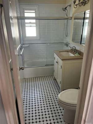 3 beds, 1 bath, $2,650, Unit 2