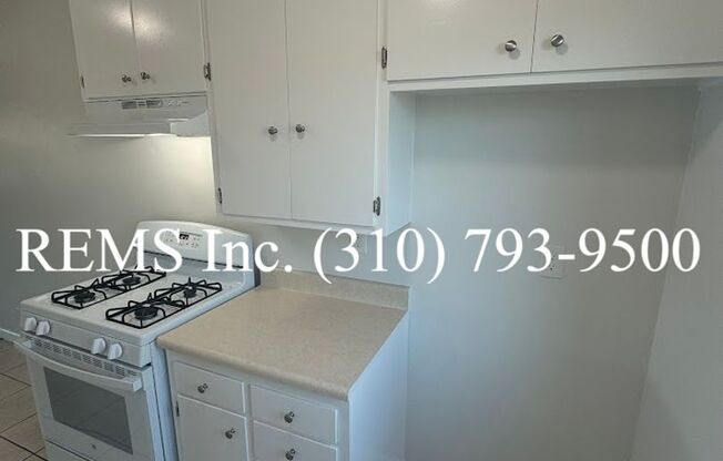 2 beds, 1 bath, 750 sqft, $1,925, Unit 08