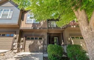 ! WEST SIDE IS THE BEST SIDE ! 3BR, 3BA Townhouse nearest Garden of The Gods