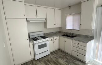 2 beds, 1 bath, $1,695, Unit B