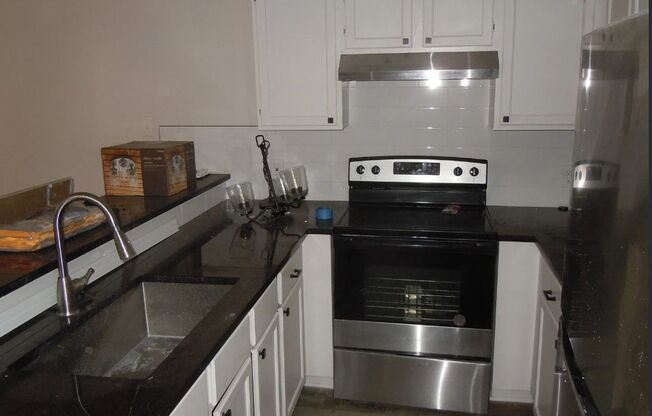 1 bed, 1 bath, 600 sqft, $1,600, Unit 119