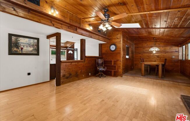 6141 CORBIN AVE