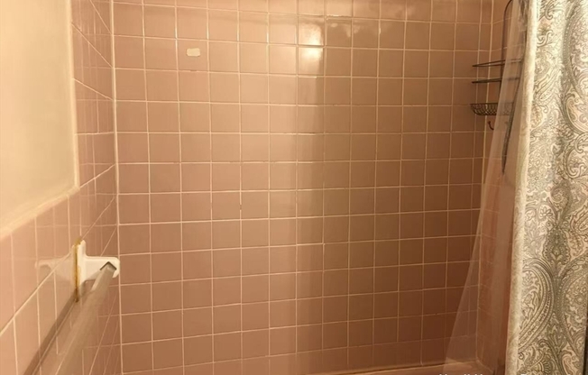 30 Lake Shore Ct Apt 3