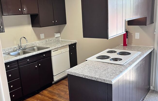 2 beds, 1 bath, 948 sqft, $1,199, Unit 069