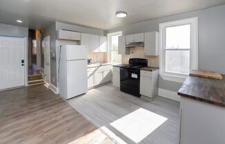 2 beds, 1 bath, $1,200, Unit Unit 3