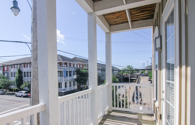 1 bed, 1 bath, 867 sqft, $1,410