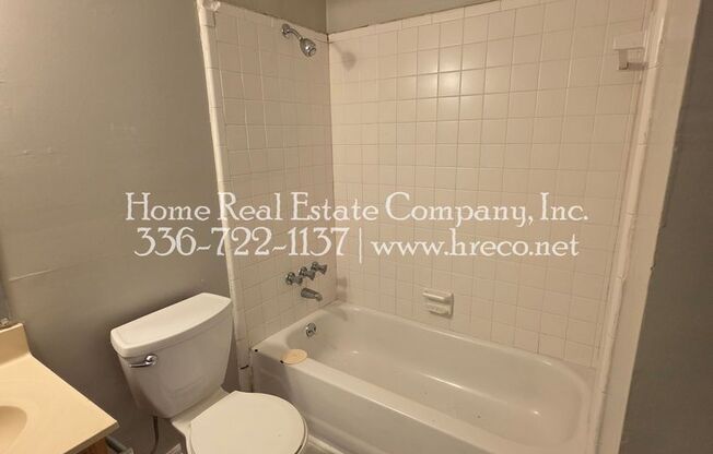 725 Akron Drive Apt M