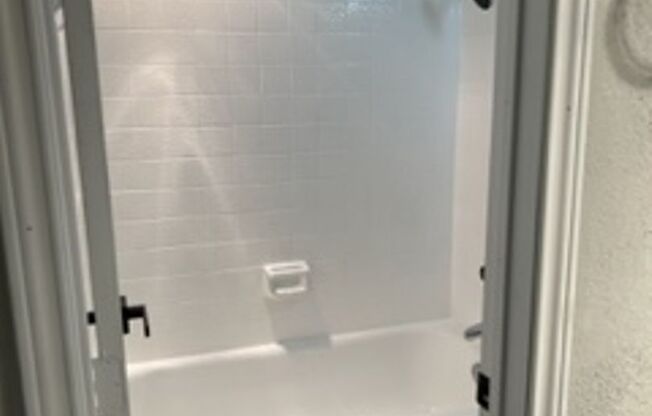 1 bed, 1 bath, 580 sqft, $1,215, Unit 1218