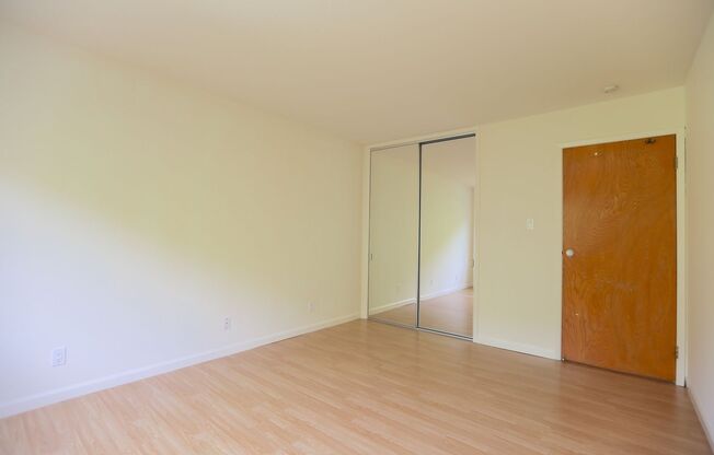 1 bed, 1 bath, $2,500, Unit 7